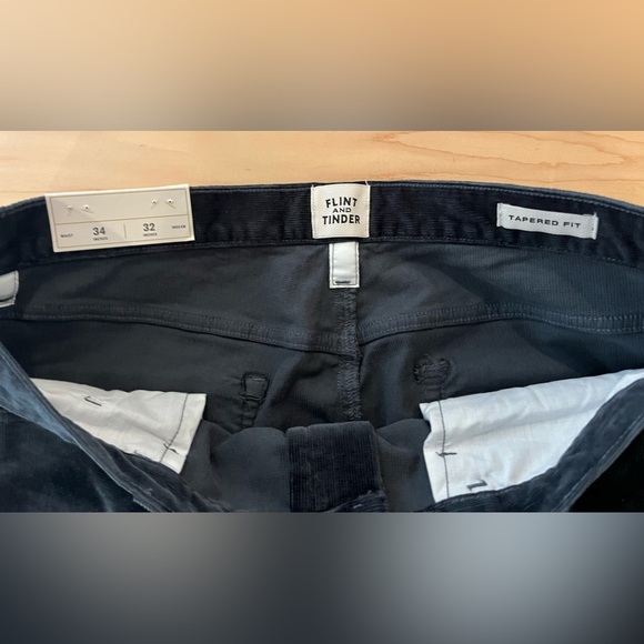Flint and Tinder 34 x 32 mens NWT thin corduroy pants - Picture 4 of 6